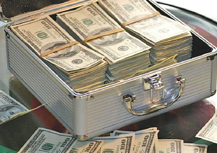 الدولار والين يقفزان بعد إصابة ترامب بكورونا