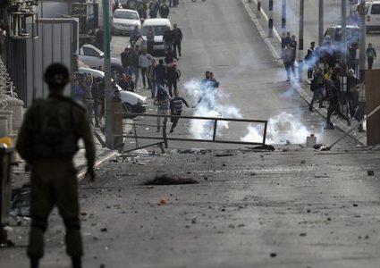 اندلاع مواجهات مع قوات الاحتلال وسط الخليل