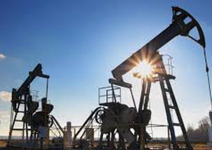 النفط ينزل 3% بفعل ضعف توقعات الطلب