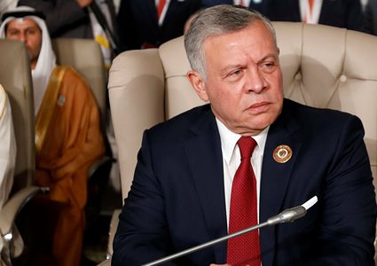 العاهل الأردني يقبل استقالة حكومة الرزاز