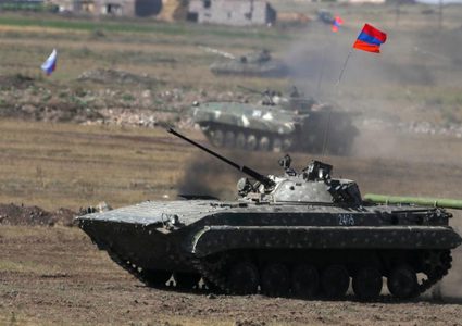 الجيش الأذربيجاني يدمر عددا كبيرا من المدرعات الأرمينية