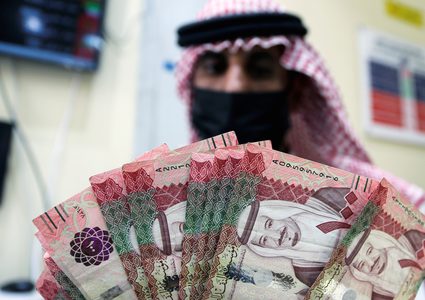 عملة جديدة من فئة 5 ريالات  من مادة البوليمر في السعودية