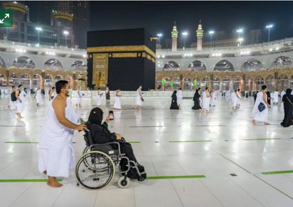 وصول أول وفود المعتمرين إلى المسجد الحرام