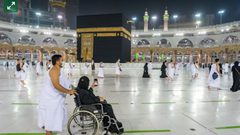 وصول أول وفود المعتمرين إلى المسجد الحرام