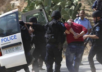 الخليل: الشرطة تقبض على متهم بالقتل العمد بالاشتراك في يطا