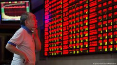 البورصات العالمية تتلون بالأحمر عقب اصابة ترامب بكورونا