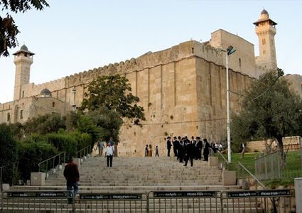 أخطبوط الاستيطان يلتهم الخليل.. 30 ألف مستوطن في 50 موقعاً