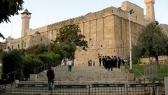 أخطبوط الاستيطان يلتهم الخليل.. 30 ألف مستوطن في 50 موقعاً