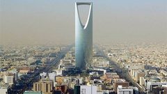 السعودية: القطاع الخاص غير النفطي يعود للنمو لأول مرة منذ فبراير