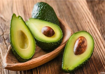 فوائد مذهلة لتناول الأفوكادو يوميا