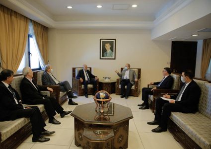 وفد فتح برئاسة الرجوب يلتقي نائب وزير خارجية سوريا