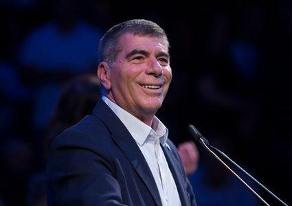 أشكنازي يجتمع مع وزير خارجية الإمارات في ألمانيا