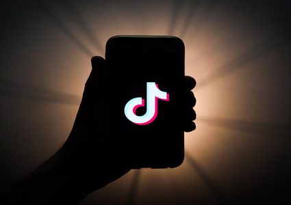 TikTok يتصدر قائمة أشهر برامج الهواتف الذكية