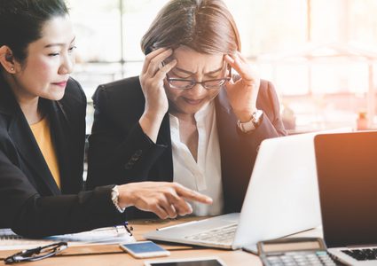 دراسة: النساء أكثر عرضة للمعاناة من الاحتراق النفسي بسبب العمل