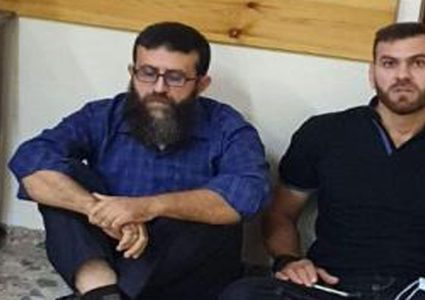 أسيران محرران من جنين يعلنان الاعتصام المفتوح امام مقر الصليب