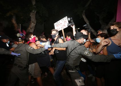 شرطة الاحتلال تقمع المظاهرات الاحتجاجية ضد نتنياهو