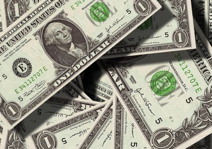 حصة الدولار من الاحتياطيات العالمية تتراجع