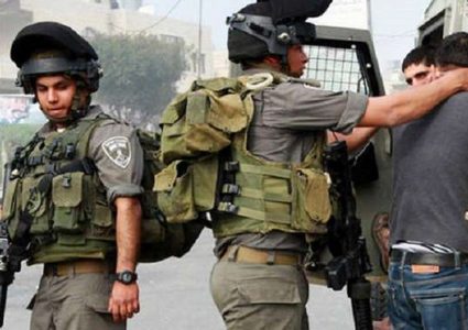 اعتقالات ومداهمات بالضفة