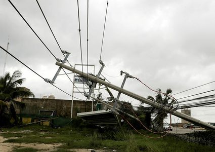 المكسيك توقف 80% من إنتاج النفط جراء اعصار "دلتا"