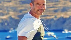 عمرو دياب يطلق العطر الأول باسمه