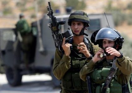 قوات الاحتلال تطلق النار على مركبة في جنين