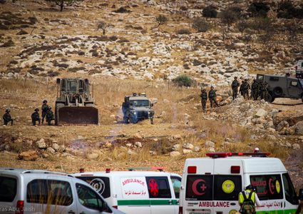 قوات الاحتلال تقمع فعالية لزراعة الأشجار بقرية بيت دجن شرق نابلس
عدسة :فراس أبو جيش