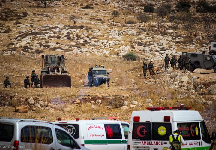 قوات الاحتلال تقمع فعالية لزراعة الأشجار بقرية بيت دجن شرق نابلس
عدسة :فراس أبو جيش