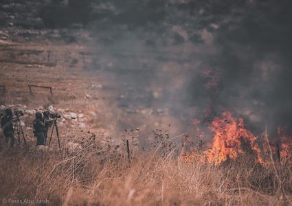 قوات الاحتلال تقمع فعالية لزراعة الأشجار في قرية بيت دجن