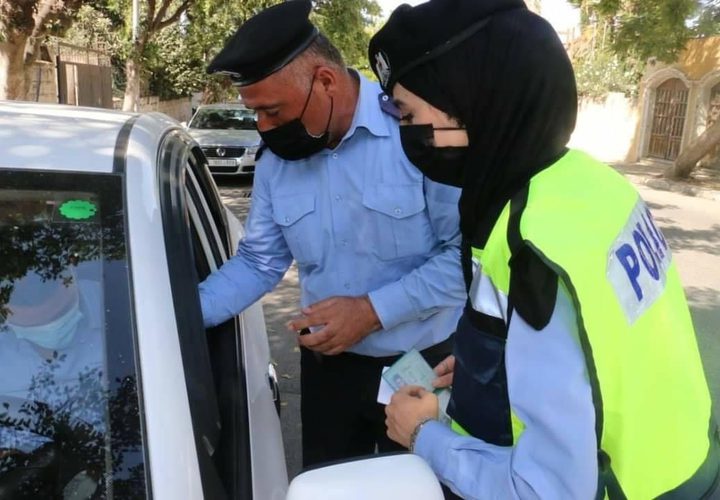 الشرطة النسائية الفلسطينية أثناء العمل الميداني