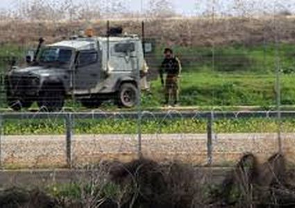 الاحتلال يعتقل 3 مواطنين ويطلق النار صوب الأراضي الزراعية شرق غزة