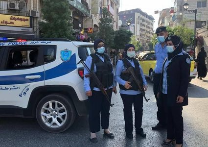 الشرطة النسائية الفلسطينية أثناء العمل الميداني