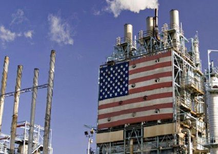 النفط يتراجع بعد بيانات مخزونات الخام الأمريكية