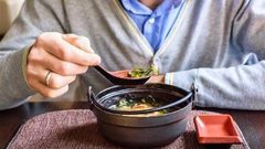 خبراء: تقليل عدد الوجبات اليومية لا يخفض الوزن