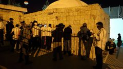 مستوطنون يهاجمون منزلا في بورين