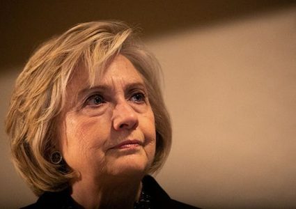 ترامب يرفع السرية عن رسائل هيلاري كلينتون