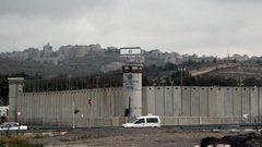 المؤتمر القومي العربي يجديد تضامنه مع الأسرى الفلسطينيين المضربين