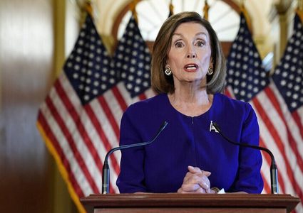 بيلوسي ترفض عرض خطة للتحفيز الاقتصادي