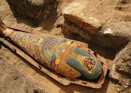 اكتشاف مقبرة فرعونية عمرها حوالي 2500 سنة