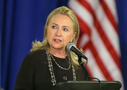 بريد هيلاري يكشف دورها بإبرام صفقة أسلحة مع السعودية بـ60 مليار د