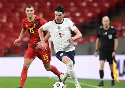 انجلترا تثأر من بلجيكا وتنتزع الصدارة