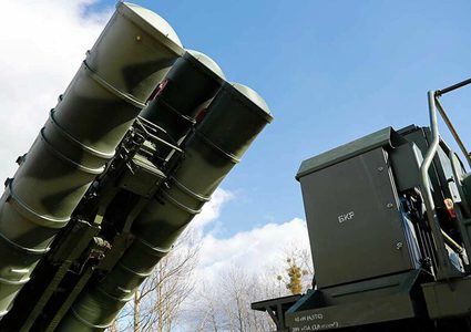 كوريا الشمالية تعرض نظام دفاع جوي يشبه نظام "إس-400"