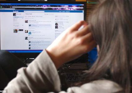 الشرطة تقبض على مشتبه به بابتزاز وتهديد فتاة في نابلس