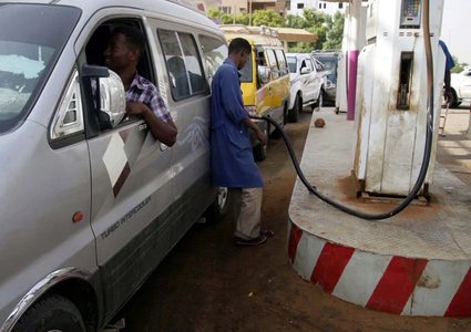 السودان يخطط لرفع الدعم عن المحروقات