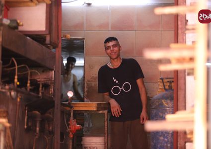 أجواء الحياة في أسواق مدينة نابلس، حيث البهجة والسرور والنشاط وانخراط المواطنين في أعمالهم.