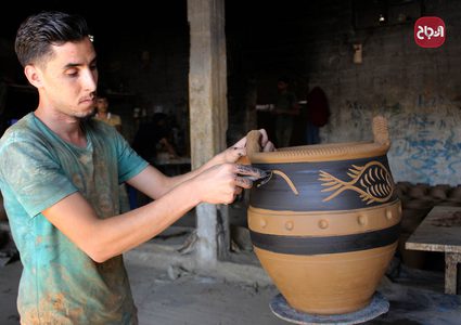 صناعة أواني الفخار حرفة تتوارثها عائلة الفاخوري بالخليل