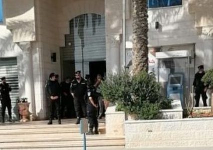 بسبب كوونا...إغلاق مجمع المحاكم الشرعية في مدينة نابلس