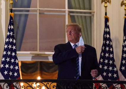 البيت الأبيض: فحوصات ترامب "سلبية"