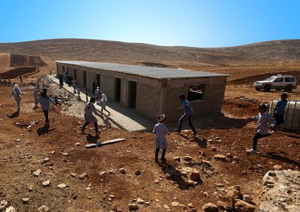 الاحتلال يهدم مدرسة شرق رام الله