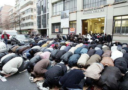 فرنسا: اغلاق 73 مسجدا ومدرسة خاصة منذ يناير بحجة"التطرف"