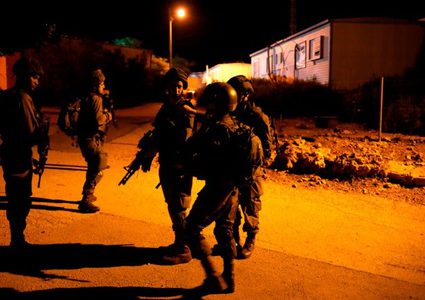 اعتقالات ومداهمات بالضفة